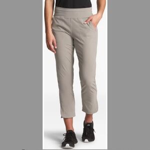 North Face "Wander" Ankle Pants (Size Large)